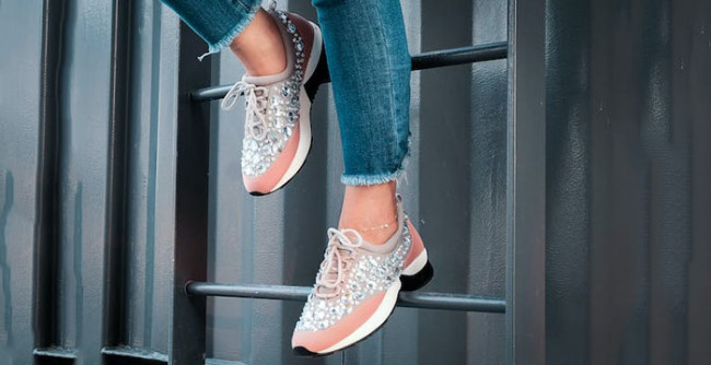 5 Fashion Staples Every Woman Needs in Her Closet