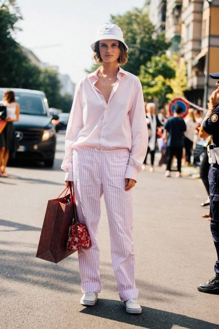 Outfit With White Vans