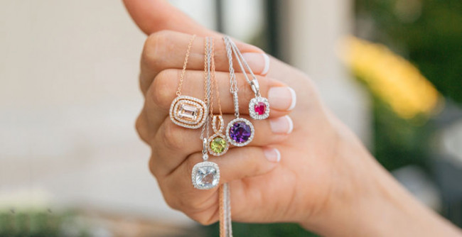 A Timeless Beauty: How To Choose the Best Birthstone Bracelet For You?