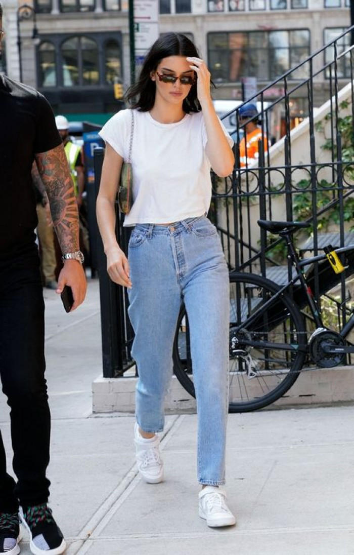 Outfit With White Vans