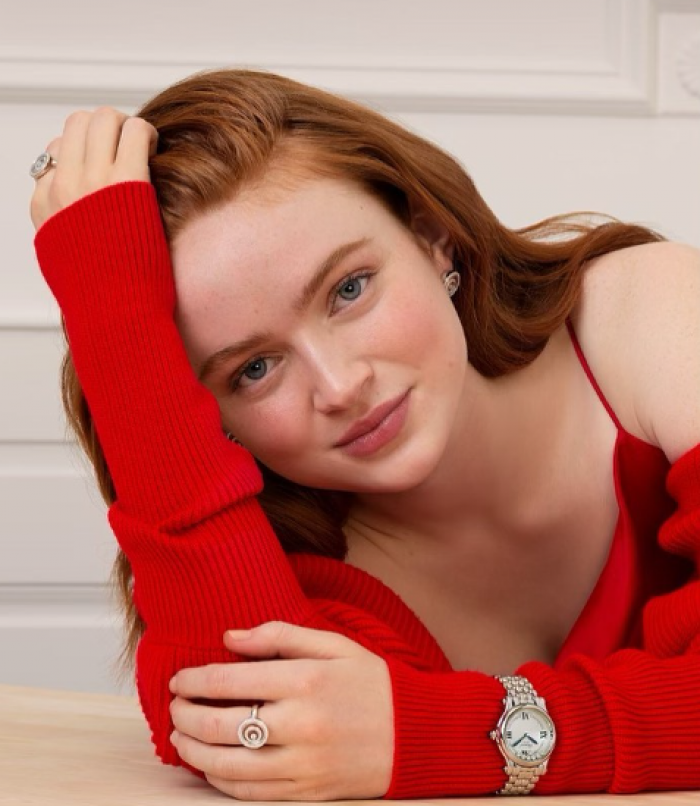 Sadie Sink IN hOT red